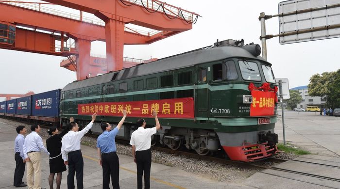 Уссурийские таможенники оформили тестовый транзитный поезд из Китая