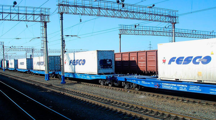 Из Москвы во Владивосток отправился первый удалённый поезд с рефконтейнерами